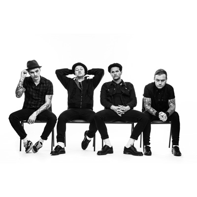 BUSTER-SUFFLE-CHAIR-SHOT-BLACK-AND-WHITE-TN